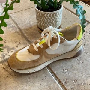 Madewell Kickoff Trainer  Size 8.